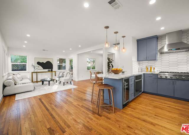 Property at 2212 Navy St, Santa Monica, CA 90405, 3 beds, 2 baths