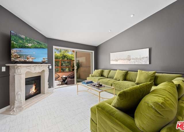 Property at 229 Villa Point Dr, Newport Beach, CA 92660, 2 beds, 2 baths