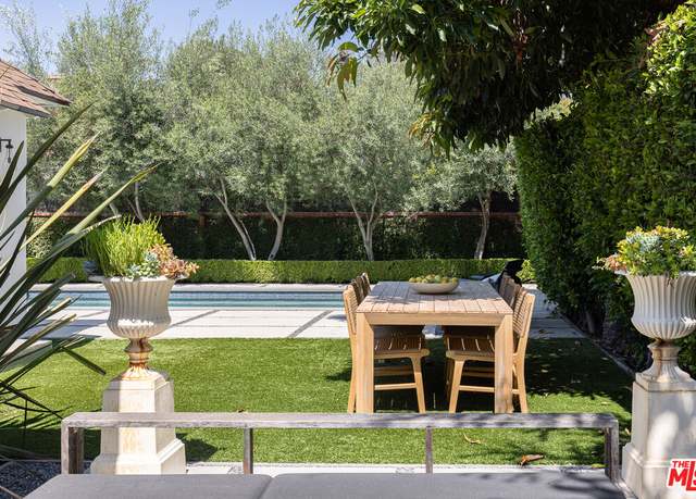 Property at 12044 Pacoima Ct, Studio City, CA 91604, 3 beds, 2.5 baths