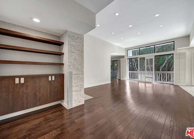 Property at 8871 Burton Way #305, Los Angeles, CA 90048, 2 beds, 3 baths