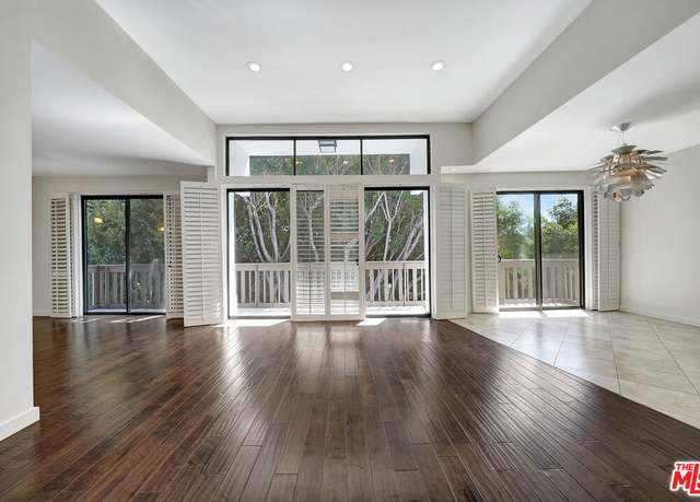 Property at 8871 Burton Way #305, Los Angeles, CA 90048, 2 beds, 3 baths