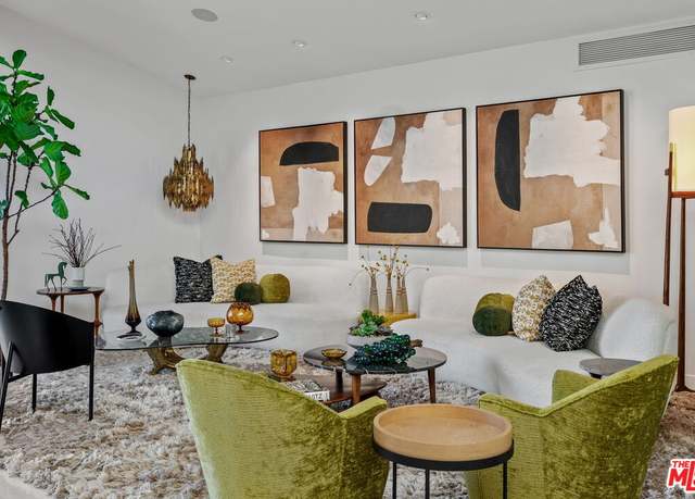 Property at 994 E Balboa Cir, Palm Springs, CA 92264, 3 beds, 3 baths