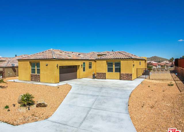 Property at 8688 Monument View Dr, Yucca Valley, CA 92284, 3 beds, 2.5 baths
