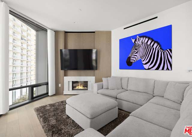 Property at 211 W Elm Ct Unit 3D, Los Angeles, CA 90067, 2 beds, 3 baths