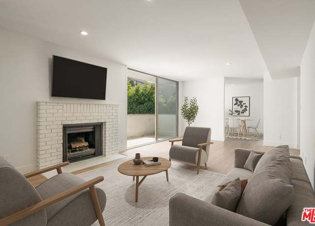 Property at 406 N Oakhurst Dr #301, Beverly Hills, CA 90210, 2 beds, 1.5 baths
