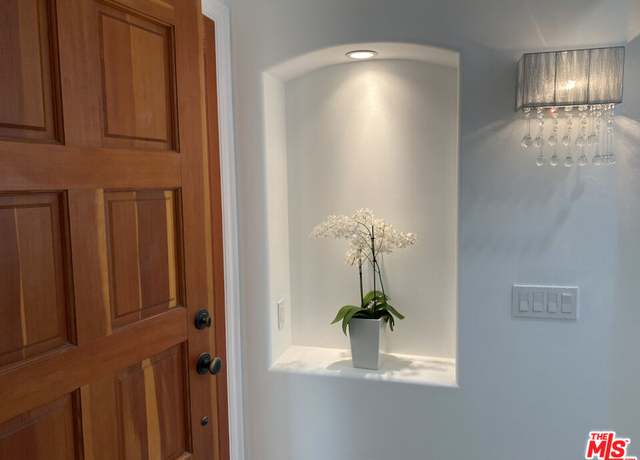 Property at 6436 Lunita Rd, Malibu, CA 90265, 2 beds, 2.5 baths