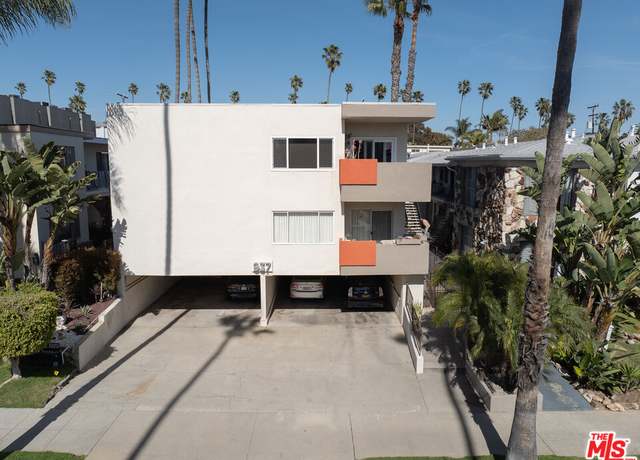Property at 937 5th St #2, Santa Monica, CA 90403, 3 beds, 2 baths