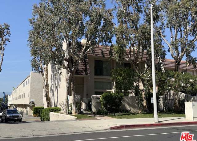 Property at 22239 Erwin St, Woodland Hills, CA 91367, 2 beds, 2 baths