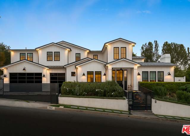 Property at 16101 Royal Mount Dr, Encino, CA 91436, 6 beds, 6.5 baths
