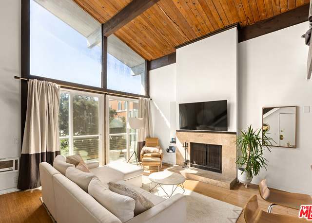 Property at 31 Spinnaker St #15, Marina Del Rey, CA 90292, 3 beds, 2.5 baths