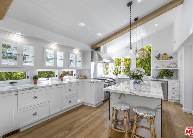 Property at 2205 Beverly Glen Pl, Los Angeles, CA 90077, 4 beds, 5.5 baths