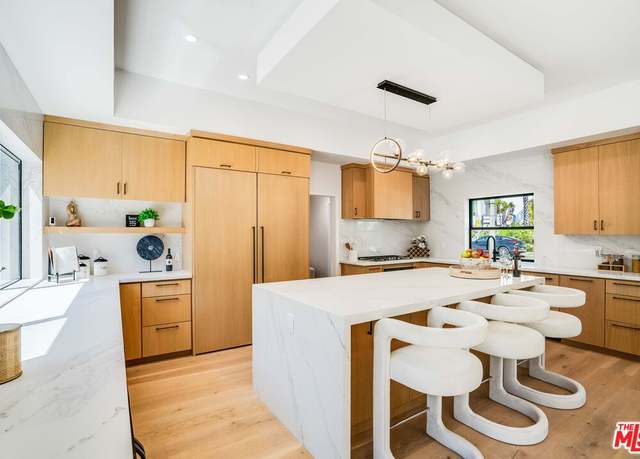 Property at 1737 Warnall Ave, Los Angeles, CA 90024, 5 beds, 5 baths
