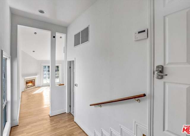 Property at 21662 Wo He Lo Trl, Chatsworth, CA 91311, 3 beds, 3 baths