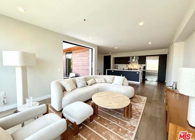 Property at 1017 N Croft Ave #301, Los Angeles, CA 90069, 2 beds, 2.5 baths