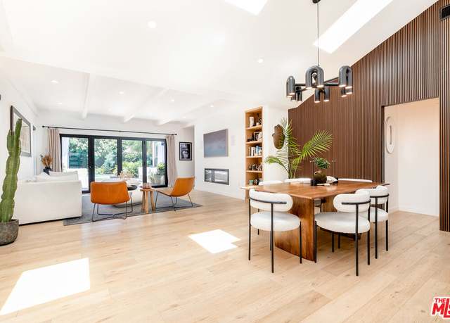 Property at 13817 Bessemer St, Valley Glen, CA 91401, 4 beds, 3.5 baths