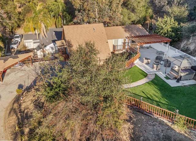 Property at 2070 Lilac Ln, Glendale, CA 91206, 2 beds, 3 baths