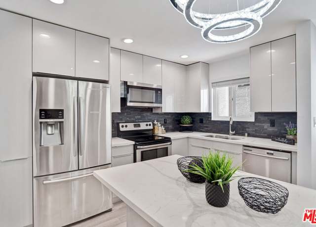 Property at 10614 Eastborne Ave #203, Los Angeles, CA 90024, 2 beds, 2.5 baths