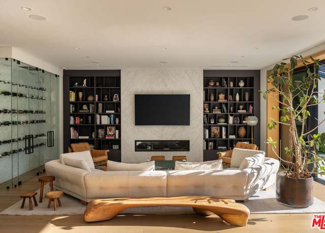 Property at 455 N Bundy Dr, Los Angeles, CA 90049, 6 beds, 7 baths
