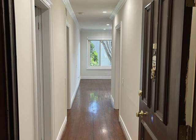 Property at 1015 N Kings Rd #115, West Hollywood, CA 90069, 1 bed, 2 baths