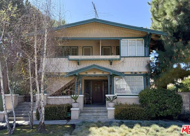 Property at 1018 N 5th St, Santa Monica, CA 90403, 4 beds, 4 baths