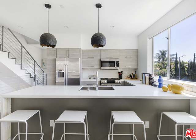 Property at 1001 N Crescent Heights Blvd, Los Angeles, CA 90046, 3 beds, 3.5 baths