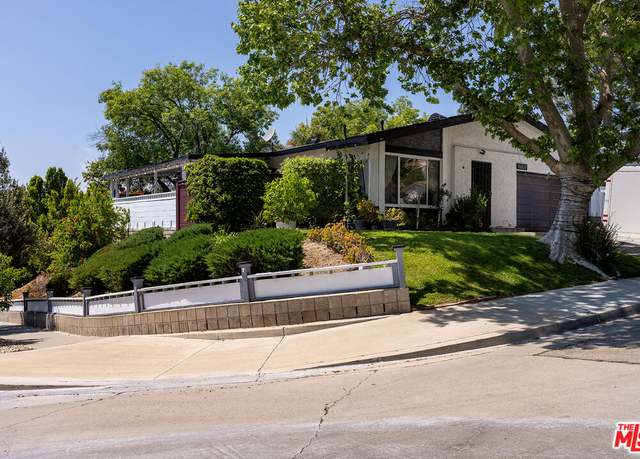 Property at 27501 Bernina Ave, Canyon Country, CA 91351, 3 beds, 2 baths