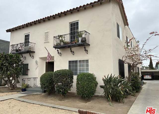 Property at 4616 St Charles Pl, Los Angeles, CA 90019, 8 beds, 4 baths