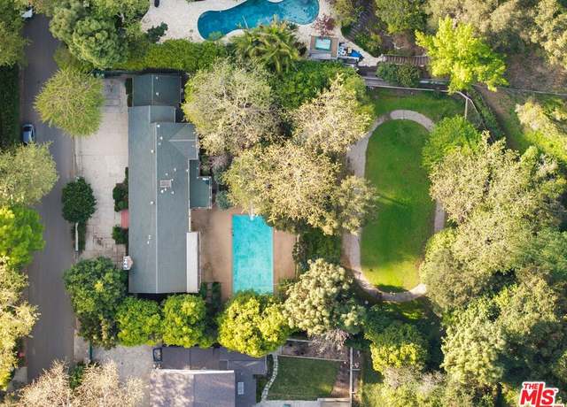 Property at 1150 Stone Canyon Rd, Los Angeles, CA 90077, 6 beds, 5.5 baths