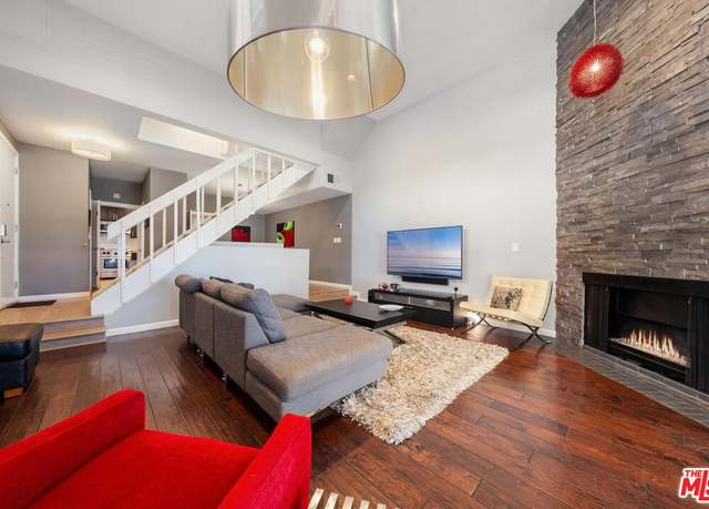Property at 1013 16th St #101, Santa Monica, CA 90403, 3 beds, 3.5 baths