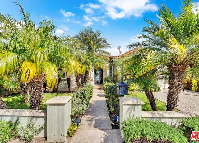 Property at 326 N Doheny Dr, Beverly Hills, CA 90211, 3 beds, 3 baths