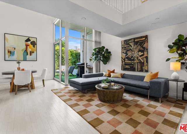 Property at 7917 Willoughby Ave #2, Los Angeles, CA 90046, 2 beds, 2.5 baths