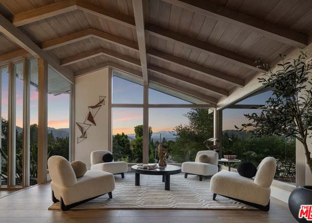 Property at 9425 Gierson Ave, Chatsworth, CA 91311, 4 beds, 3.5 baths