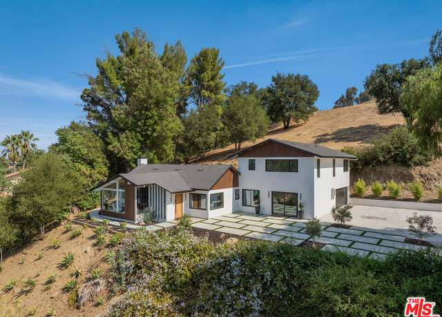 Property at 9425 Gierson Ave, Chatsworth, CA 91311, 4 beds, 3.5 baths
