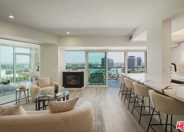 Property at 13600 Marina Pointe Dr #906, Marina Del Rey, CA 90292, 3 beds, 3 baths