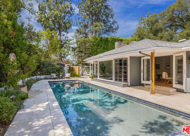 Property at 11349 Canton Dr, Studio City, CA 91604, 3 beds, 2.5 baths