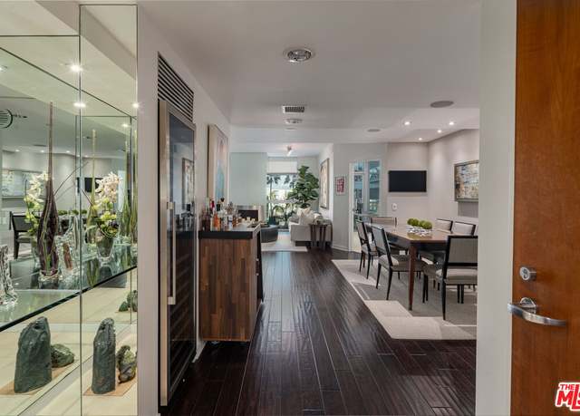 Property at 13650 Marina Pointe Dr #509, Marina Del Rey, CA 90292, 2 beds, 3 baths