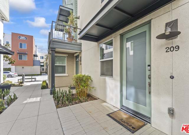 Property at 9912 Artesia Blvd #209, Bellflower, CA 90706, 3 beds, 3 baths
