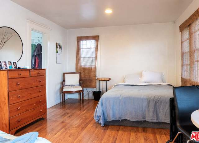 Property at 2613 S Robertson Blvd, Los Angeles, CA 90034, 1 bed, 2 baths