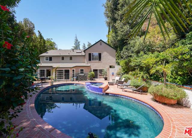Property at 9825 Melinda Dr, Beverly Hills, CA 90210, 5 beds, 4 baths
