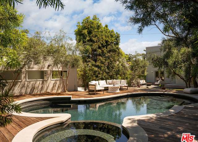 Property at 131 S Arden Blvd, Los Angeles, CA 90004, 3 beds, 2.5 baths