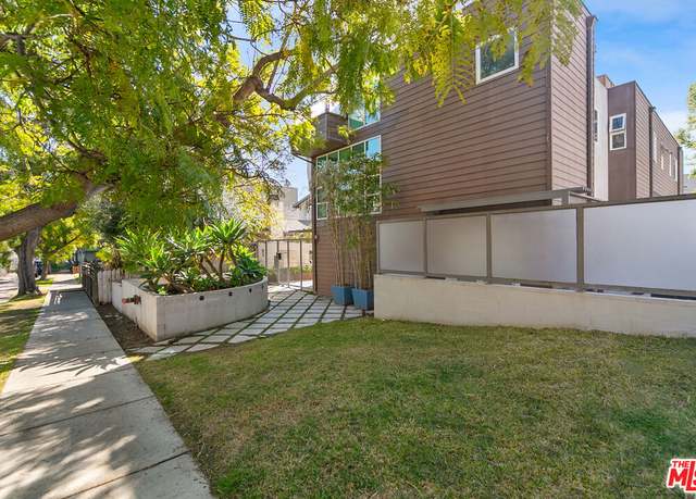 Property at 1228 21st St Unit A, Santa Monica, CA 90404, 2 beds, 2.5 baths