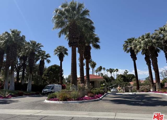 Property at 675 N Los Felices Cir #215, Palm Springs, CA 92262, 1 bed, 1 bath