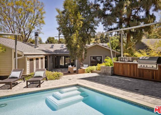 Property at 4883 Excelente Dr, Woodland Hills, CA 91364, 3 beds, 2 baths
