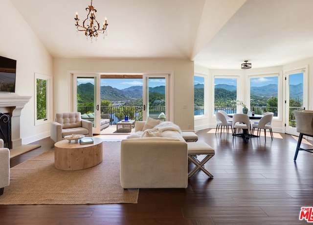 Property at 548 Cricketfield Ct, Lake Sherwood, CA 91361, 4 beds, 3.5 baths