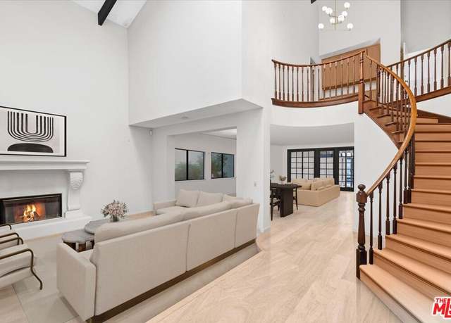 Property at 4560 Densmore Ave, Encino, CA 91436, 4 beds, 4.5 baths