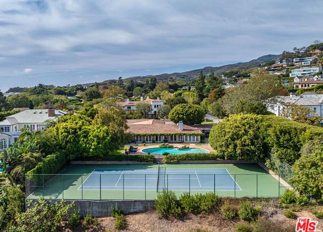 Property at 1580 San Remo Dr, Pacific Palisades, CA 90272, 4 beds, 5 baths