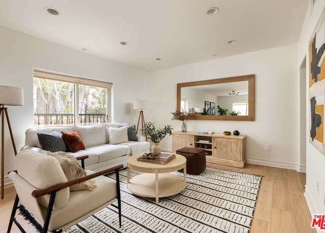 Property at 936 N Hudson Ave #102, Los Angeles, CA 90038, 3 beds, 2 baths