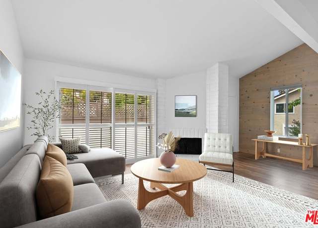 Property at 17114 Palisades Cir, Pacific Palisades, CA 90272, 2 beds, 2 baths