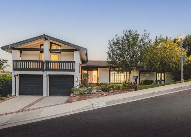 Property at 19542 Greenbriar Dr, Tarzana, CA 91356, 4 beds, 4 baths