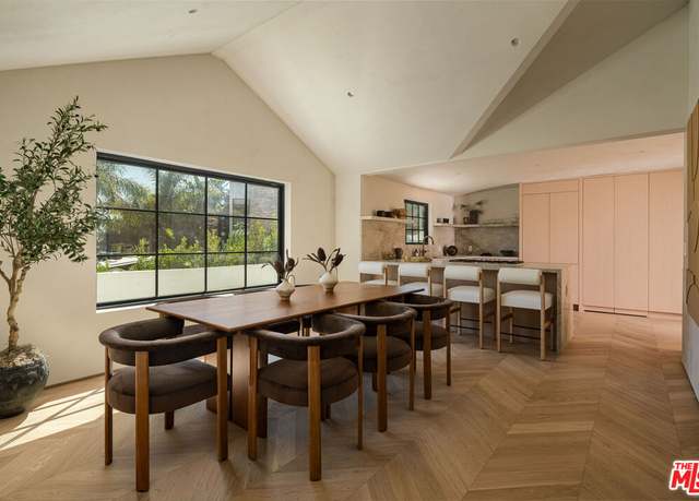 Property at 8353 Sunset View Dr, Los Angeles, CA 90069, 4 beds, 3 baths